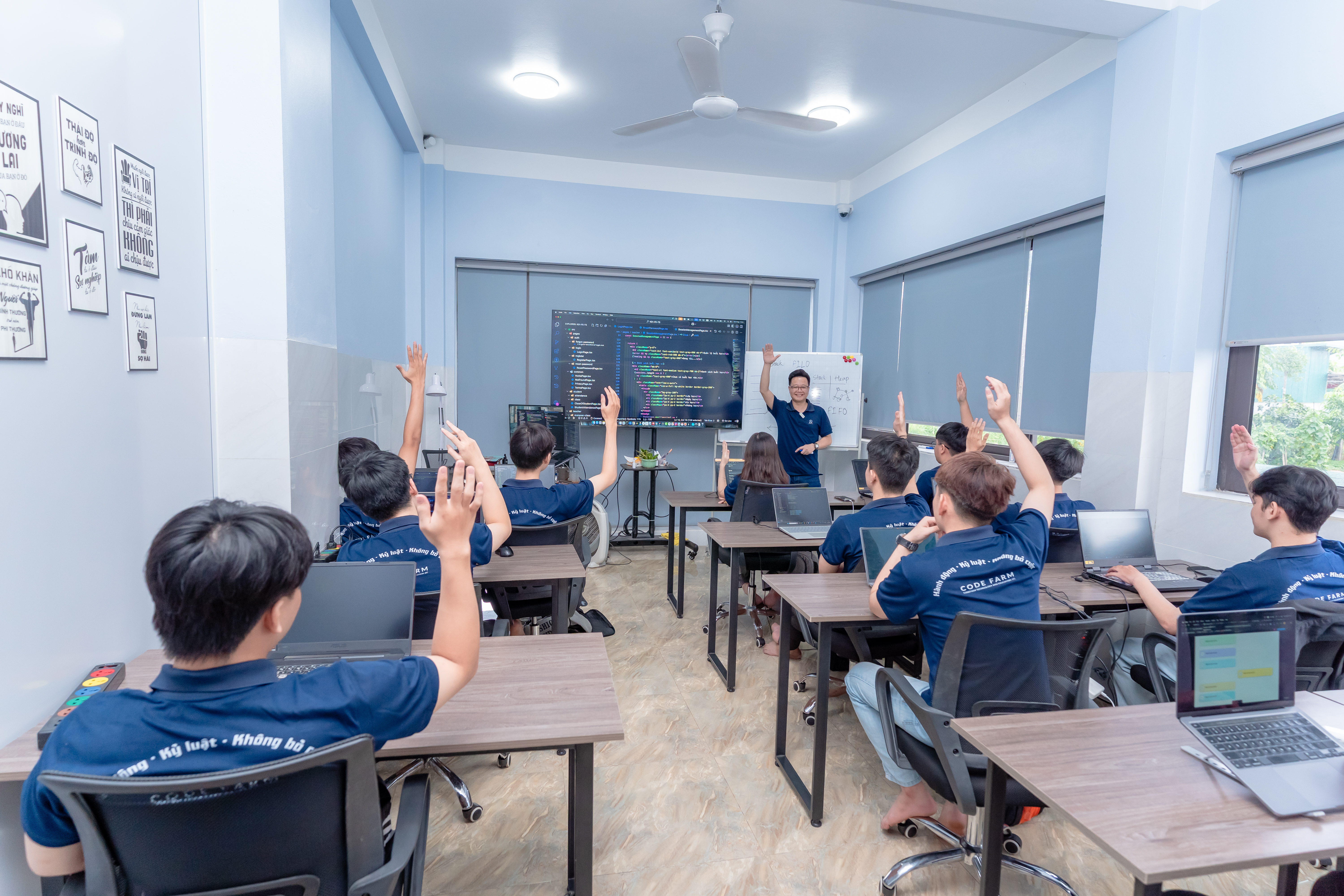 Hình ảnh lớp học Tại CodeFarm