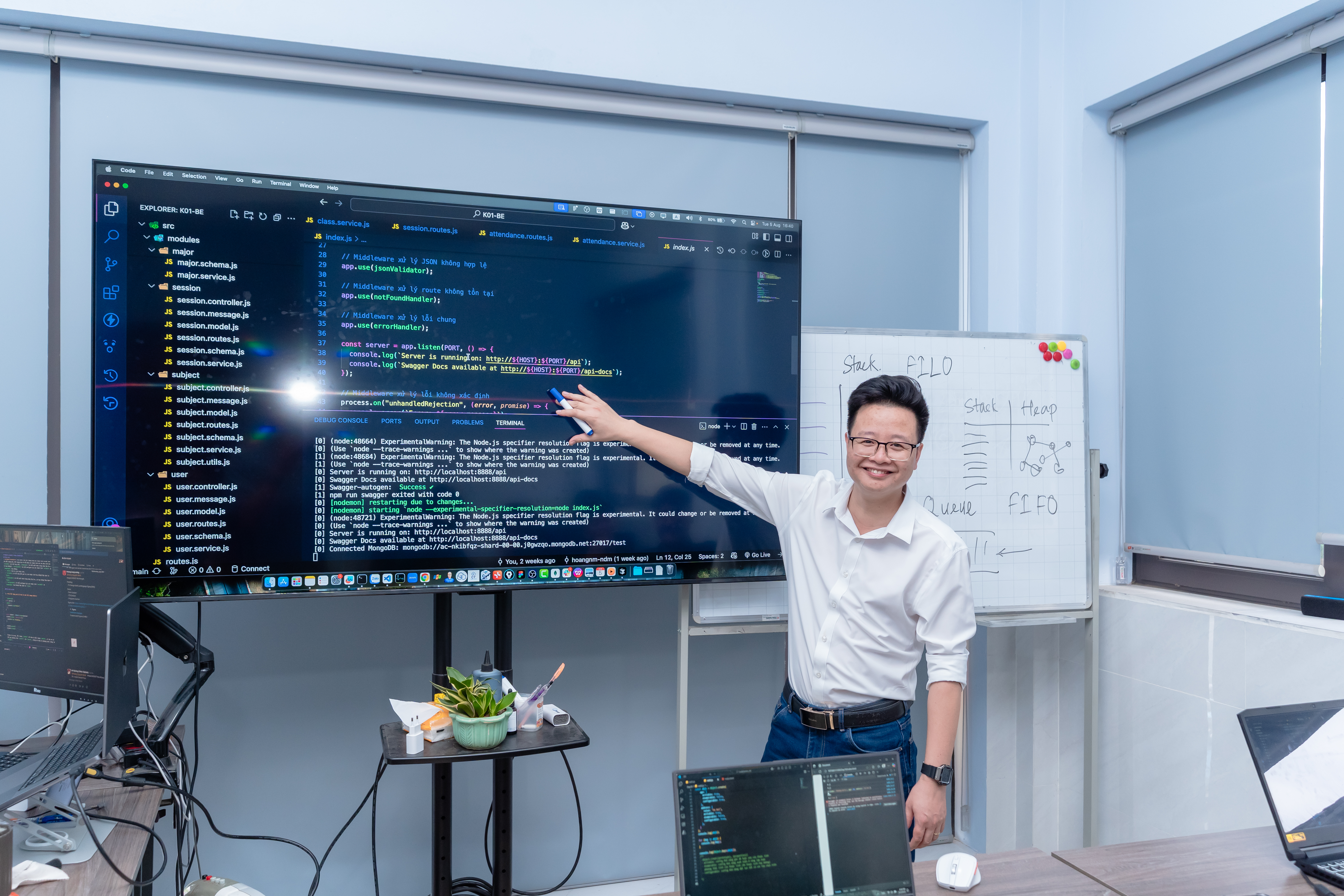 Hỗ trợ, kèm cặp học viên
